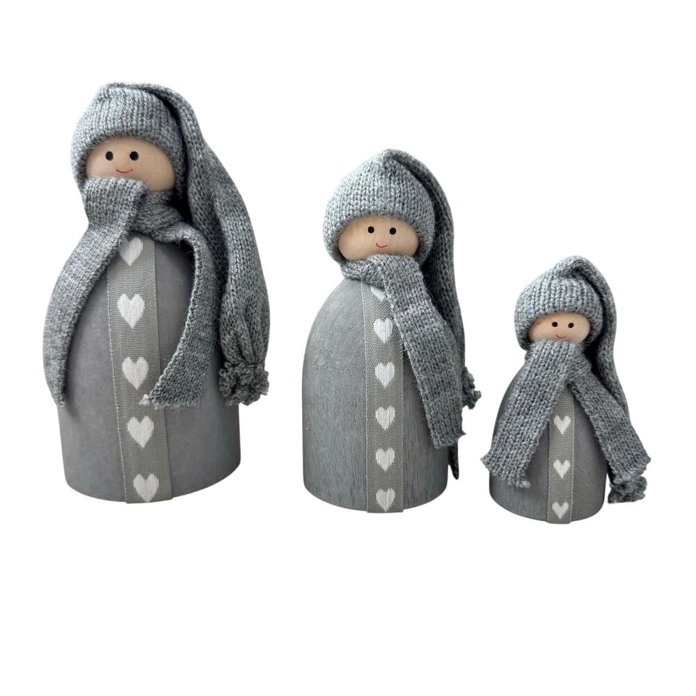 Larssons Tra "Heartband" gnomes,Tomte,Nisse figures, handmade in Tranemo Sweden